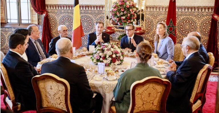 Le Roi offre un déjeuner en l’honneur du Président du gouvernement belge , H24info